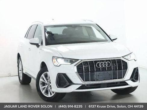 Used 2025 Audi Q3 2.0T Premium AWD/4WD image 2