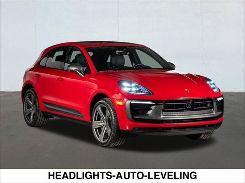 Used 2025 Porsche Macan Turbo AWD/4WD image 7
