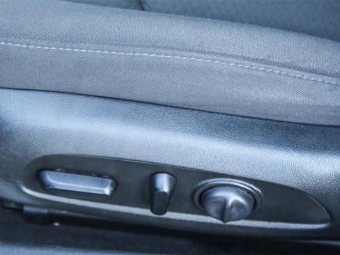 Used 2020 Chevrolet Malibu LT image 21