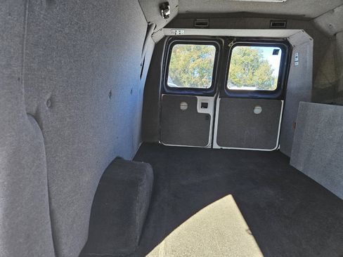 Used 2001 Ford E-350 and Econoline 350 Extended Super Duty image 27