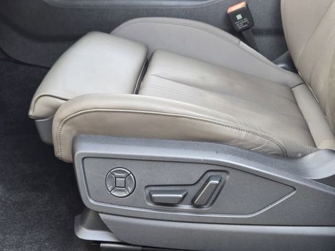 Certified 2025 Audi Q5 Premium Plus w/ Premium Plus image 28