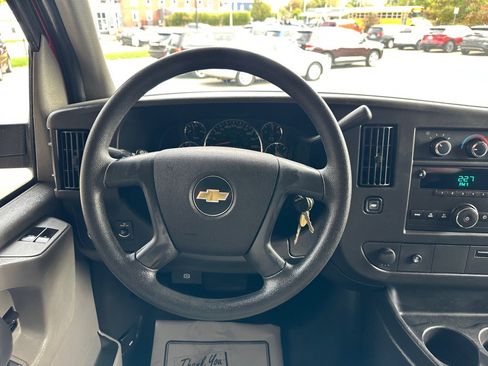 Used 2014 Chevrolet Express 1500 AWD image 17