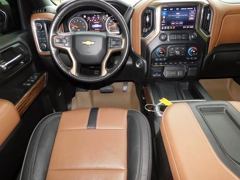 Used 2021 Chevrolet Silverado 1500 High Country w/ Technology Package image 22