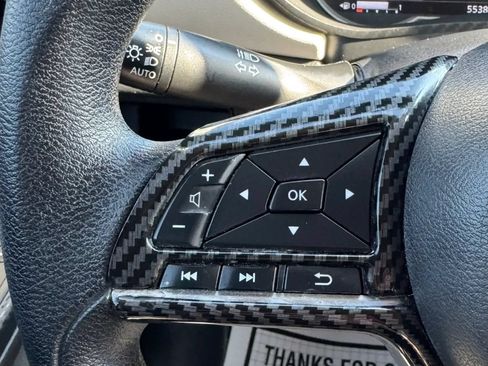 Used 2022 Nissan Versa SV FWD image 38