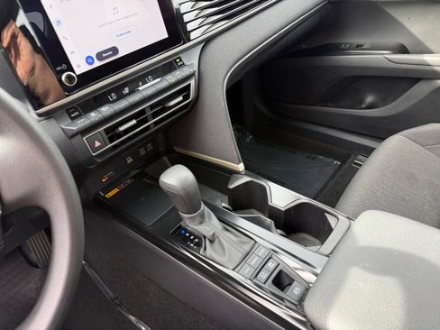 Used 2025 Toyota Camry LE image 13