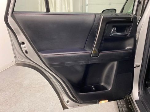 Used 2024 Toyota 4Runner TRD Off-Road Premium image 30