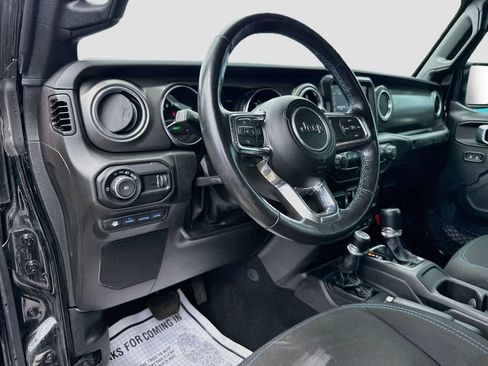 Used 2023 Jeep Wrangler Unlimited Rubicon 4xe w/ Cold Weather Group AWD/4WD image 10