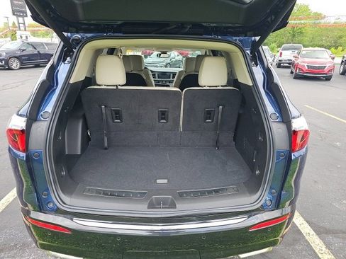 Used 2022 Buick Enclave Essence image 14
