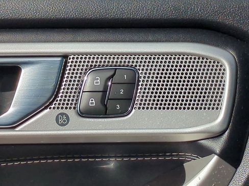 Used 2022 Ford Explorer Limited w/ Equipment Group 301A image 31