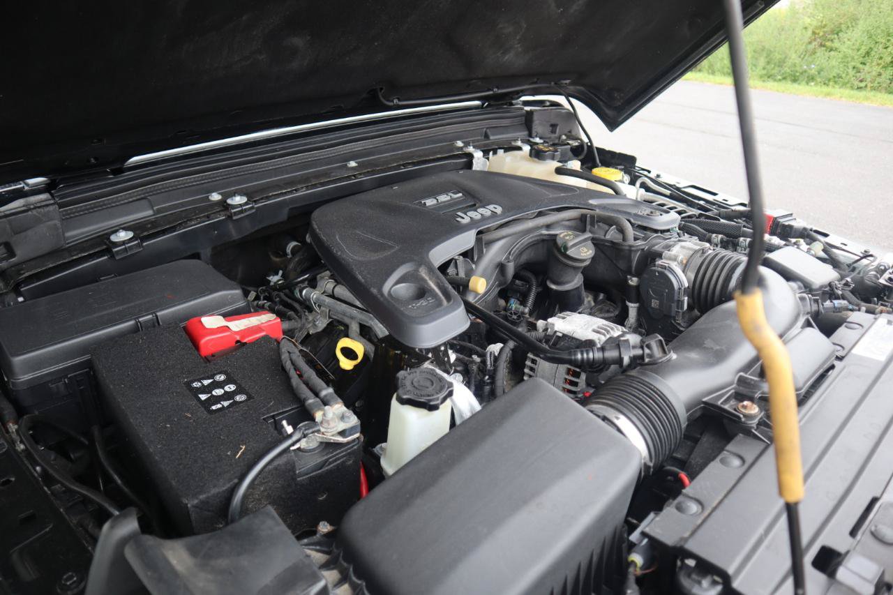 Used 2020 Jeep Wrangler Sport AWD/4WD image 32
