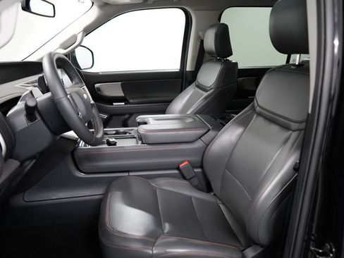 Certified 2025 Ford Expedition Active AWD/4WD image 14