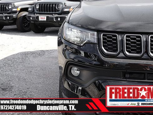 New 2026 Jeep Compass Latitude image 43