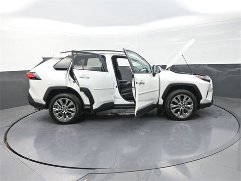Used 2025 Toyota RAV4 Limited image 32
