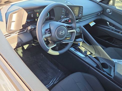 New 2026 Hyundai Elantra SE image 10
