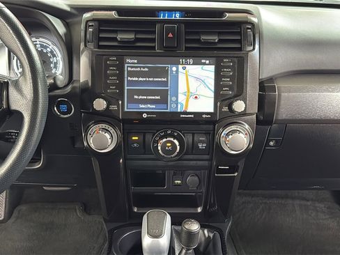 Used 2022 Toyota 4Runner TRD Off-Road Premium image 10