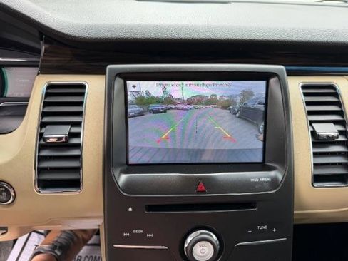 Used 2019 Ford Flex SEL image 28