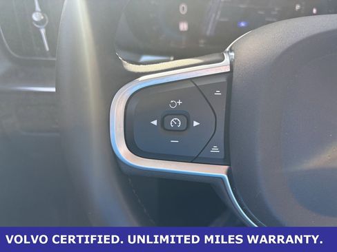 Certified 2025 Volvo XC60 B5 Core image 21