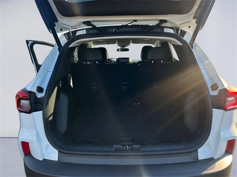 Used 2025 Ford Escape SE w/ Class II Trailer Tow Package image 19