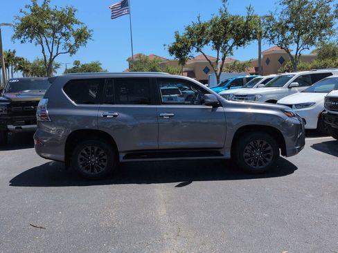 Used 2023 Lexus GX 460 Premium AWD/4WD image 3