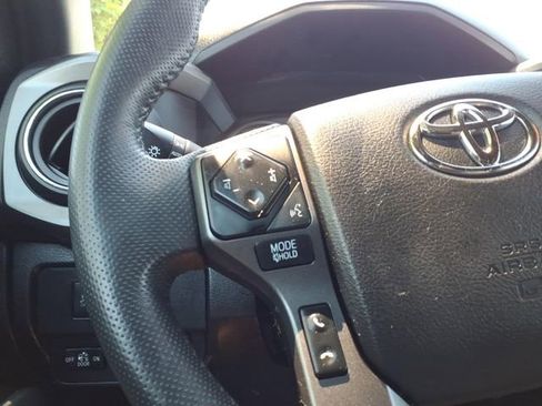 Certified 2023 Toyota Tacoma TRD Off-Road AWD/4WD image 17