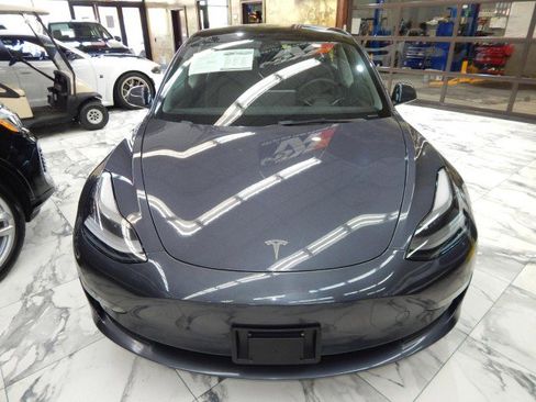 Used 2023 Tesla Model 3 Performance image 3