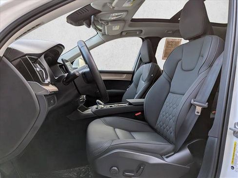 Certified 2025 Volvo XC90 B6 Plus w/ Protection Package Premier image 14