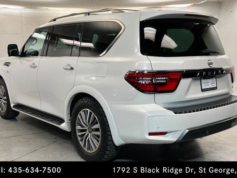 Used 2022 Nissan Armada SL w/ Captain's Chairs Package AWD/4WD image 3