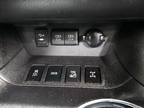 Used 2018 Toyota Highlander XLE image 29