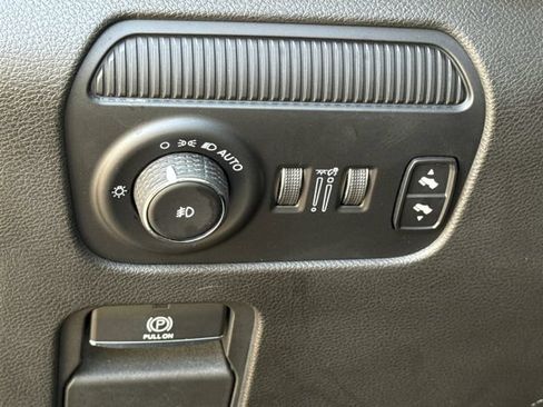 Used 2023 Jeep Wagoneer 4WD image 24