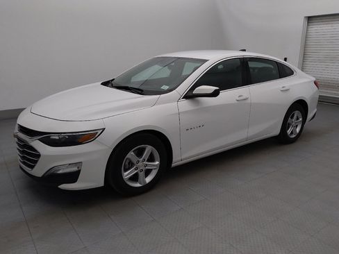 Used 2024 Chevrolet Malibu LS image 2