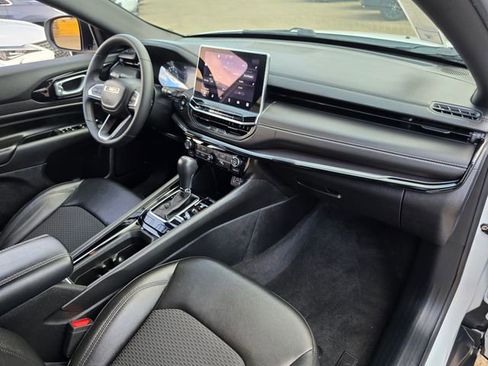 Used 2022 Jeep Compass Altitude image 9