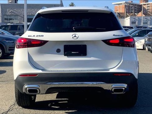Used 2025 Mercedes-Benz GLA 250 4MATIC image 3