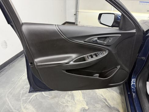 Used 2019 Chevrolet Malibu LT w/ LT Plus Package FWD image 9