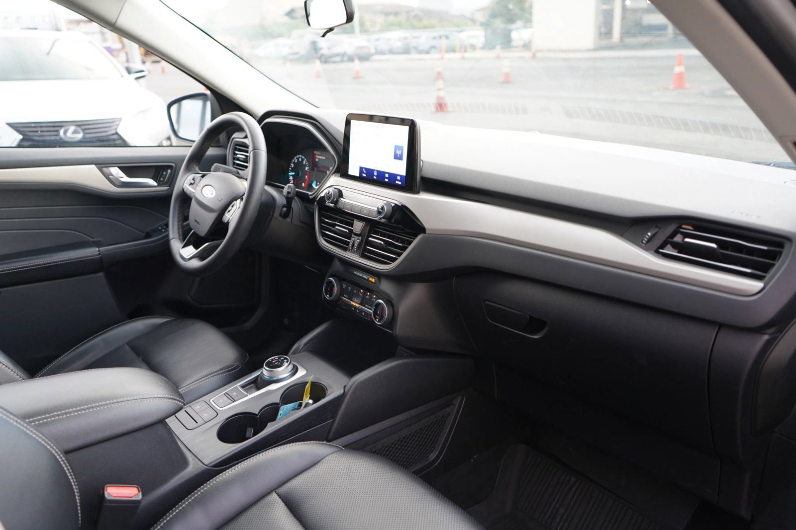 Used 2022 Ford Escape SEL FWD image 16