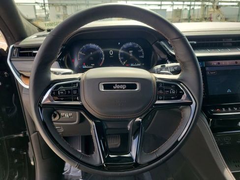 New 2026 Jeep Grand Cherokee L Summit w/ Obsidian Package AWD/4WD image 23