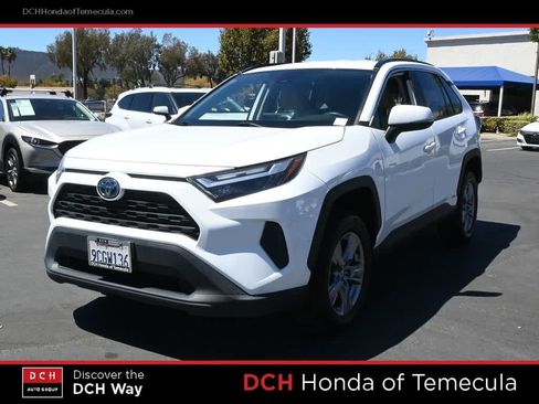 Used 2022 Toyota RAV4 XLE AWD/4WD image 1