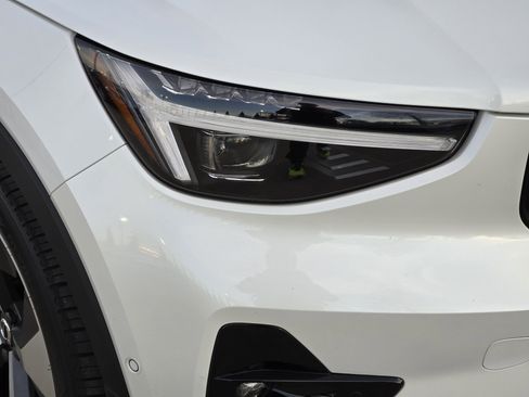 Used 2025 Volvo XC40 B5 Plus w/ Protection Package Premier image 6