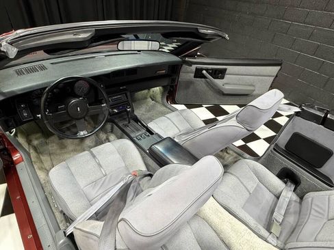 Used 1988 Chevrolet Camaro IROC-Z RWD image 31