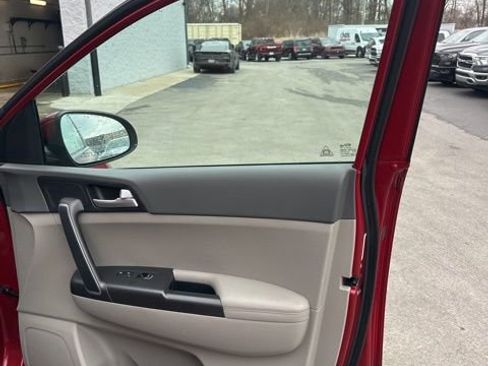 Used 2018 Kia Sportage LX w/ LX Popular Package image 26