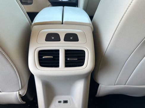 Used 2023 Buick Envision Avenir image 27