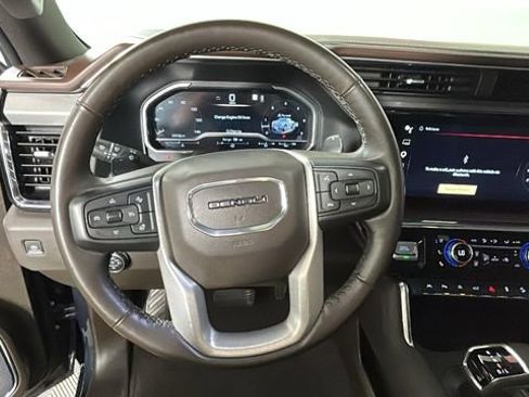 Used 2023 GMC Sierra 1500 Denali w/ Denali Reserve Package AWD/4WD image 15