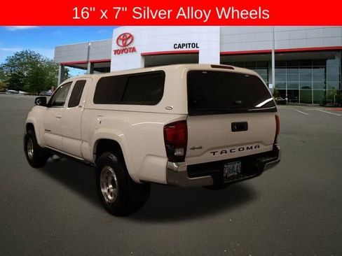 Certified 2018 Toyota Tacoma SR5 image 5
