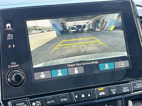 Used 2023 Honda Odyssey Touring image 14