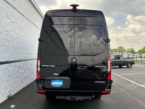 Used 2024 Mercedes-Benz Sprinter 3500 image 11