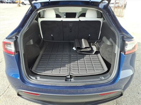 Used 2023 Tesla Model Y Long Range image 10