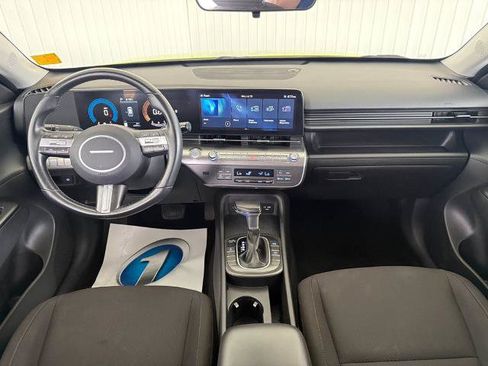 Used 2024 Hyundai Kona SEL AWD/4WD image 3