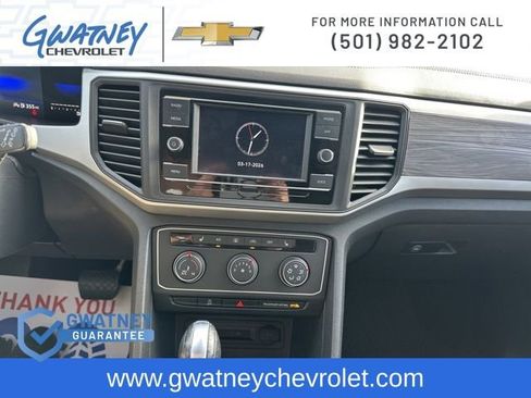 Used 2022 Volkswagen Atlas Cross Sport SE image 17