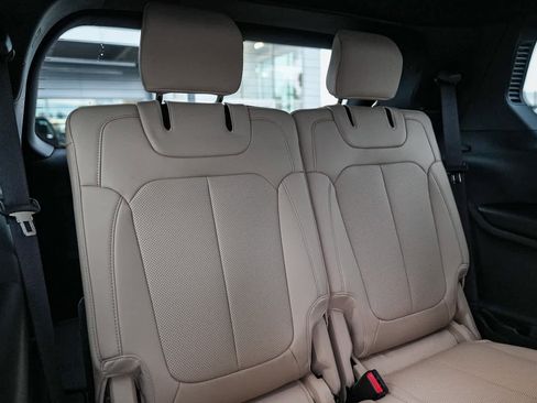 New 2025 Jeep Grand Cherokee L Limited image 19