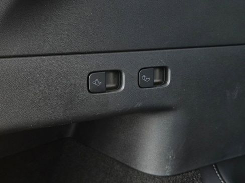 Used 2025 Tesla Model Y Long Range image 26