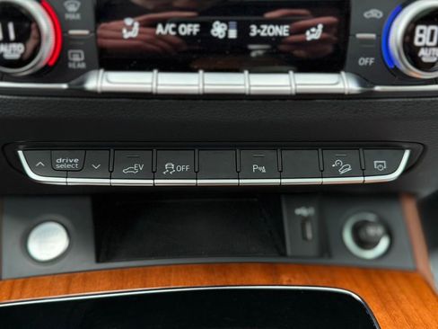 Used 2021 Audi Q5 e Premium Plus w/ Premium Plus Package image 12